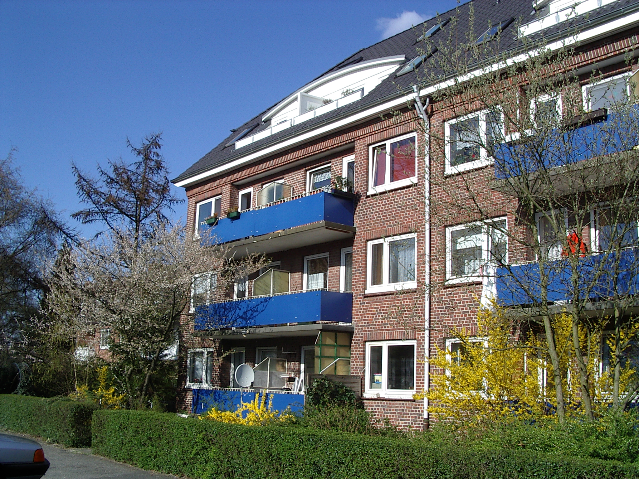 Kleineres Mehrfamilienhaus mit Balkonen - typisches Mietobjekt privater Vermieter